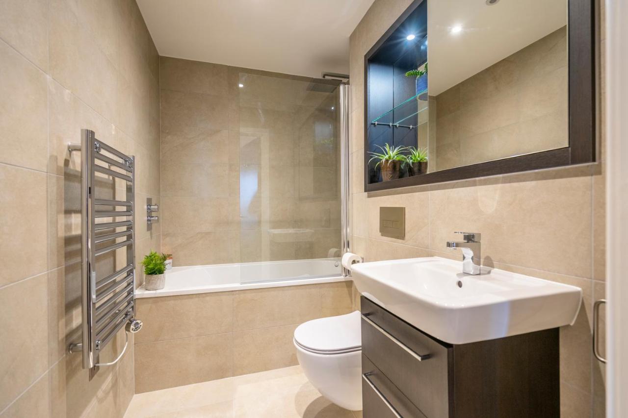Out Of Office @ Ryedale House Apartment ยอร์ค ภายนอก รูปภาพ